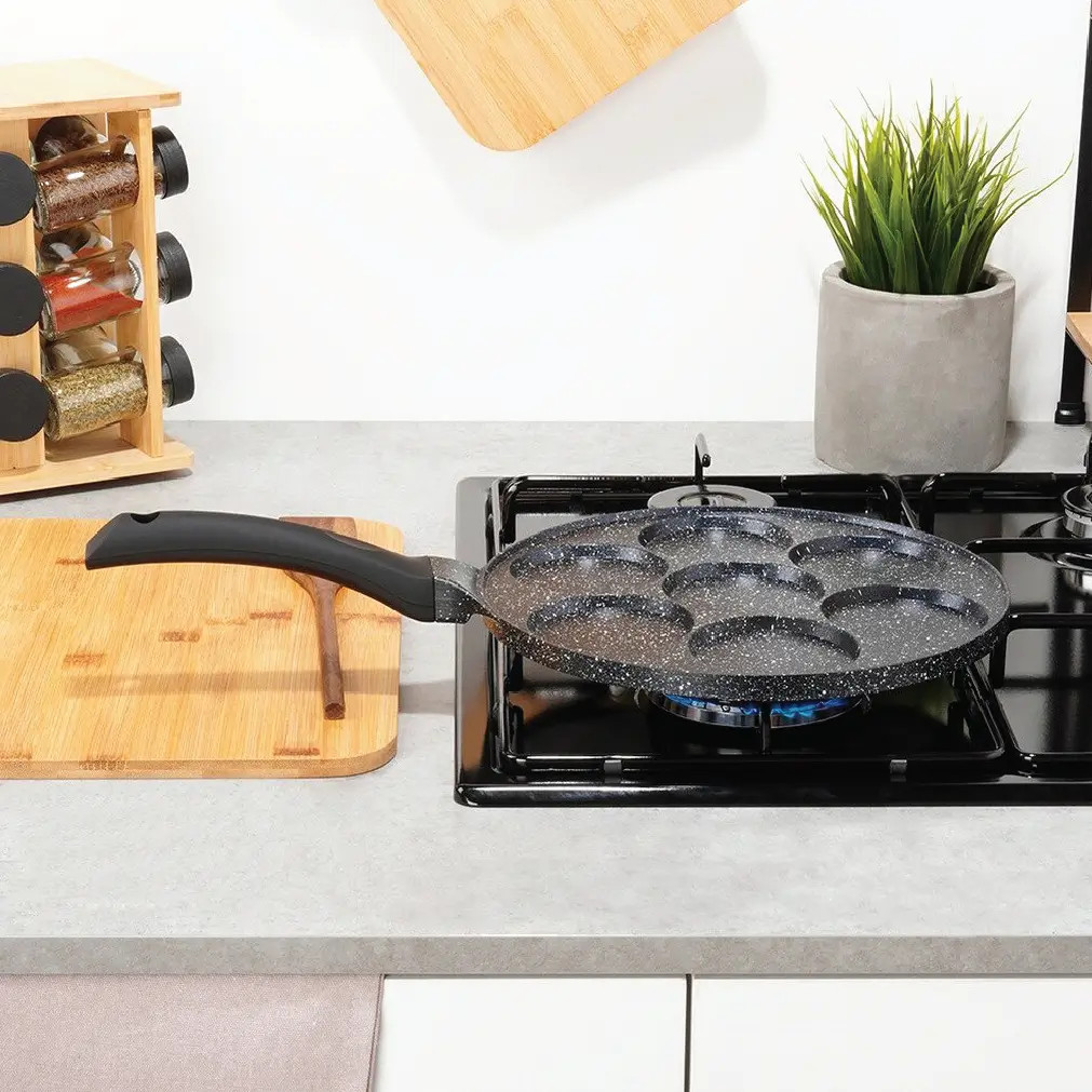 7-Hole Premium Non-Stick Breakfast Pancake & Egg Frying Pan thumbnail 4